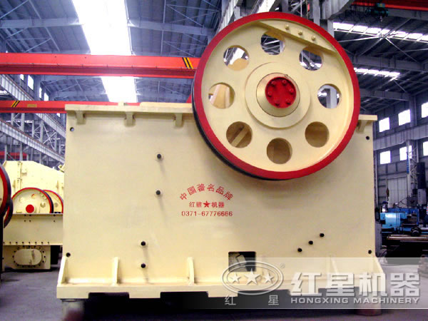 大型玄武巖破碎機(jī) 大型玄武巖破碎機(jī)