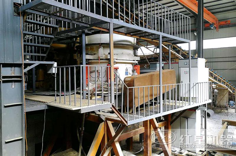 圓錐破碎機工作現場圖片 圓錐破碎機工作現場圖片