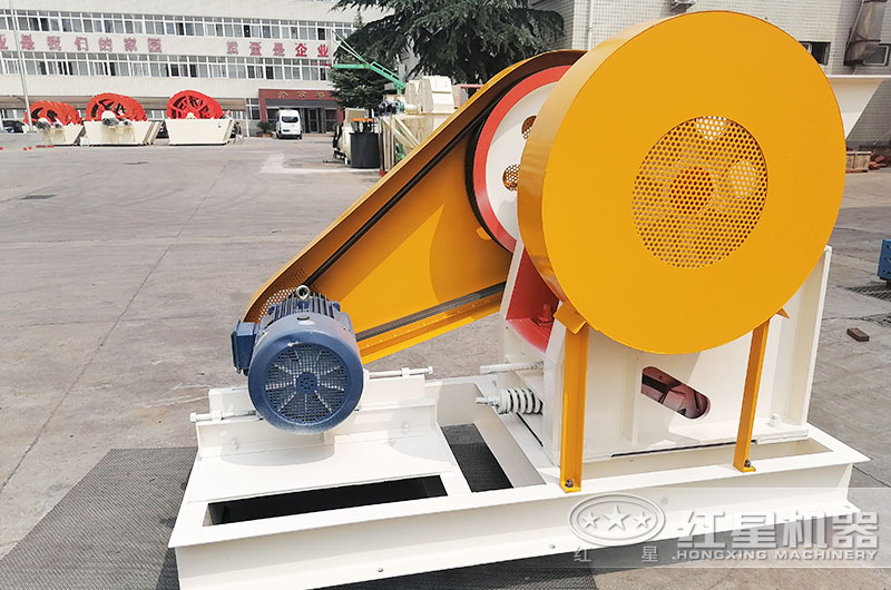 大型細(xì)顎破碎機(jī)圖片 大型細(xì)顎破碎機(jī)圖片
