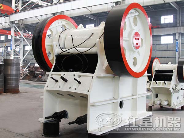 高產(chǎn)鄂式破碎機(jī) 高產(chǎn)鄂式破碎機(jī)