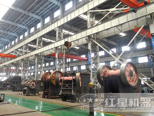鄂式破碎機加工車間 鄂式破碎機加工車間