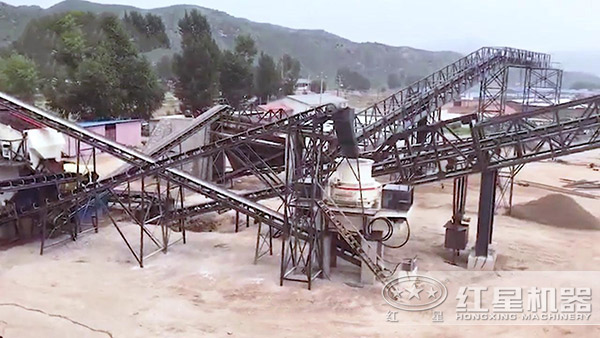 人造砂機(jī)器生產(chǎn)現(xiàn)場 人造砂機(jī)器生產(chǎn)現(xiàn)場