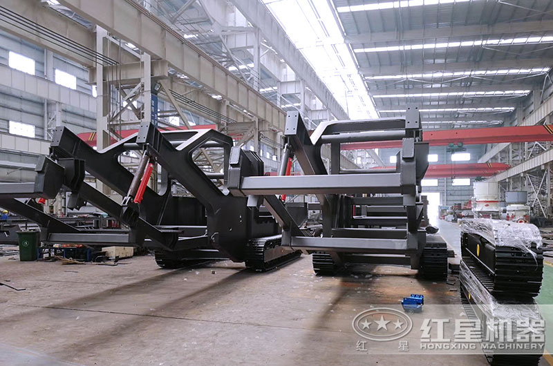篩沙機(jī)搭載的移動機(jī)架生產(chǎn)車間 篩沙機(jī)搭載的移動機(jī)架生產(chǎn)車間