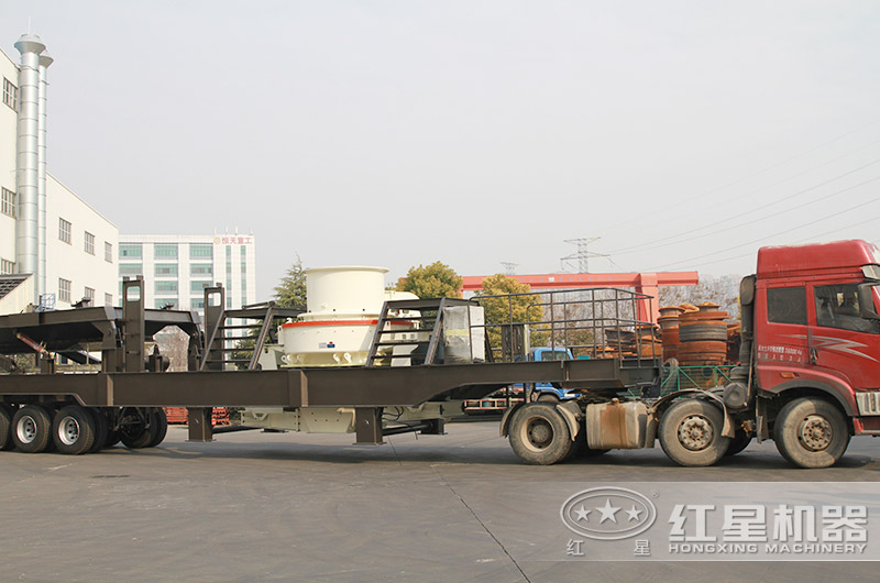 即將開往沙廠的車載移動打沙機(jī) 即將開往沙廠的車載移動打沙機(jī)