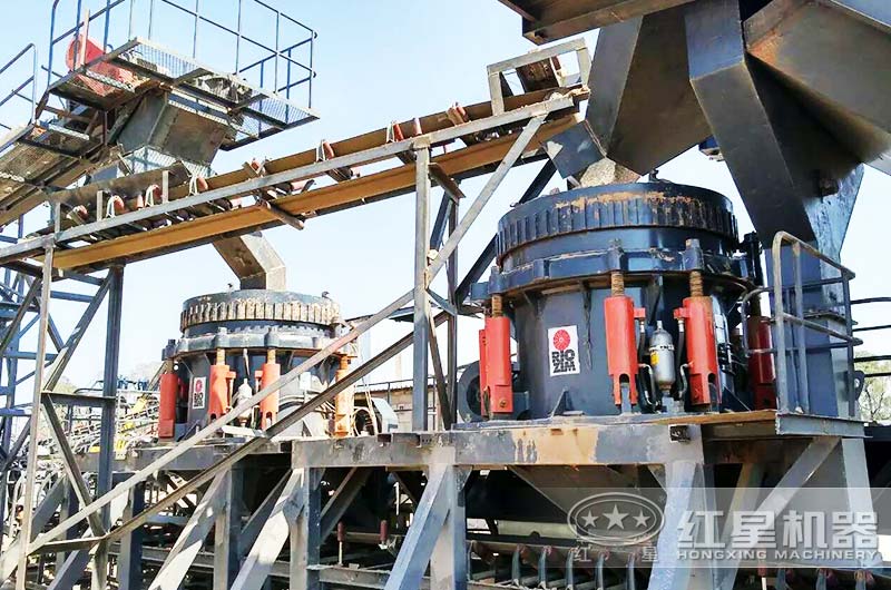 圓錐破碎機(jī) 圓錐破碎機(jī)