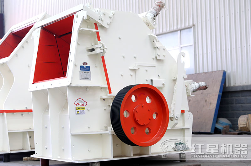 大型反擊粉石頭機(jī) 大型反擊粉石頭機(jī)