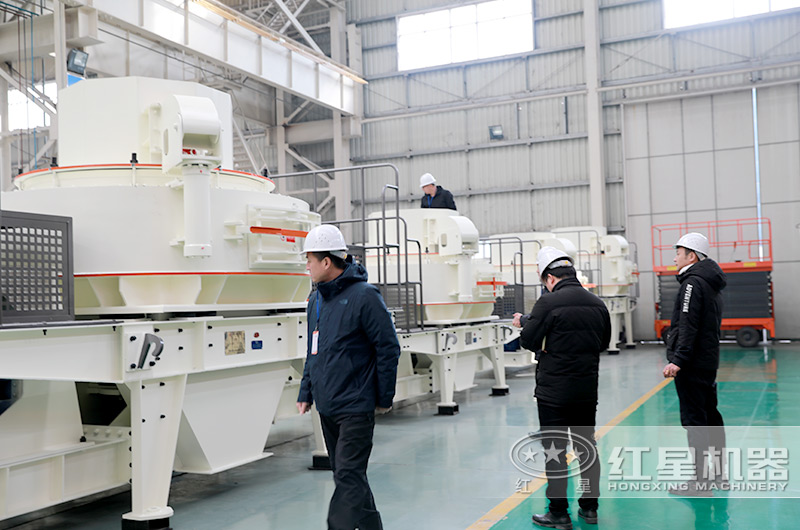 客戶來廠考察VSI制砂機 客戶來廠考察VSI制砂機