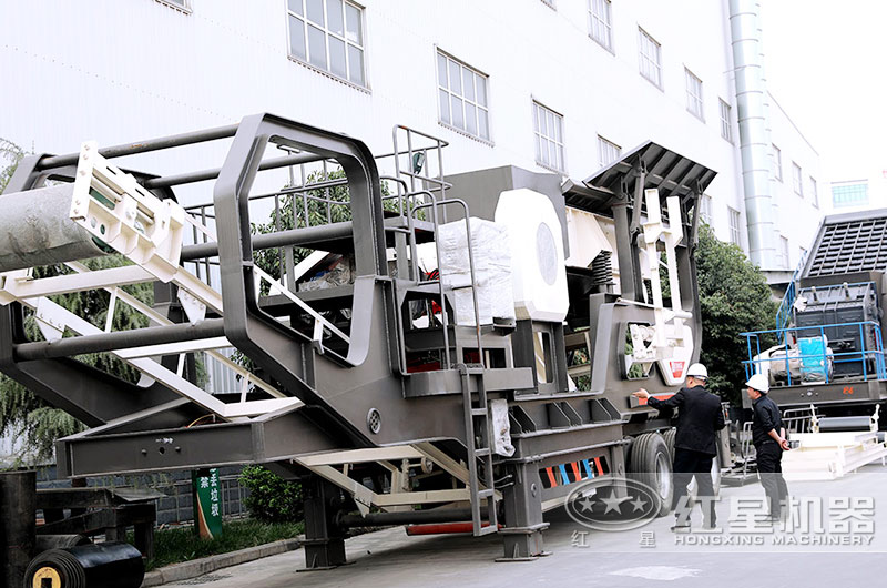 客戶來廠考察移動碎石機 客戶來廠考察移動碎石機