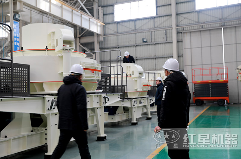 客戶來廠考察河卵石制砂機 客戶來廠考察河卵石制砂機